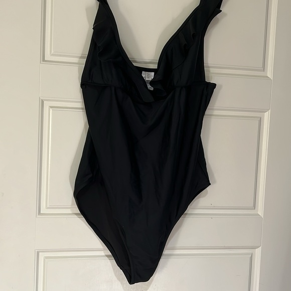 J crew xl black ruffle swimsuit resortwear slimming mom bod - Picture 5 of 6